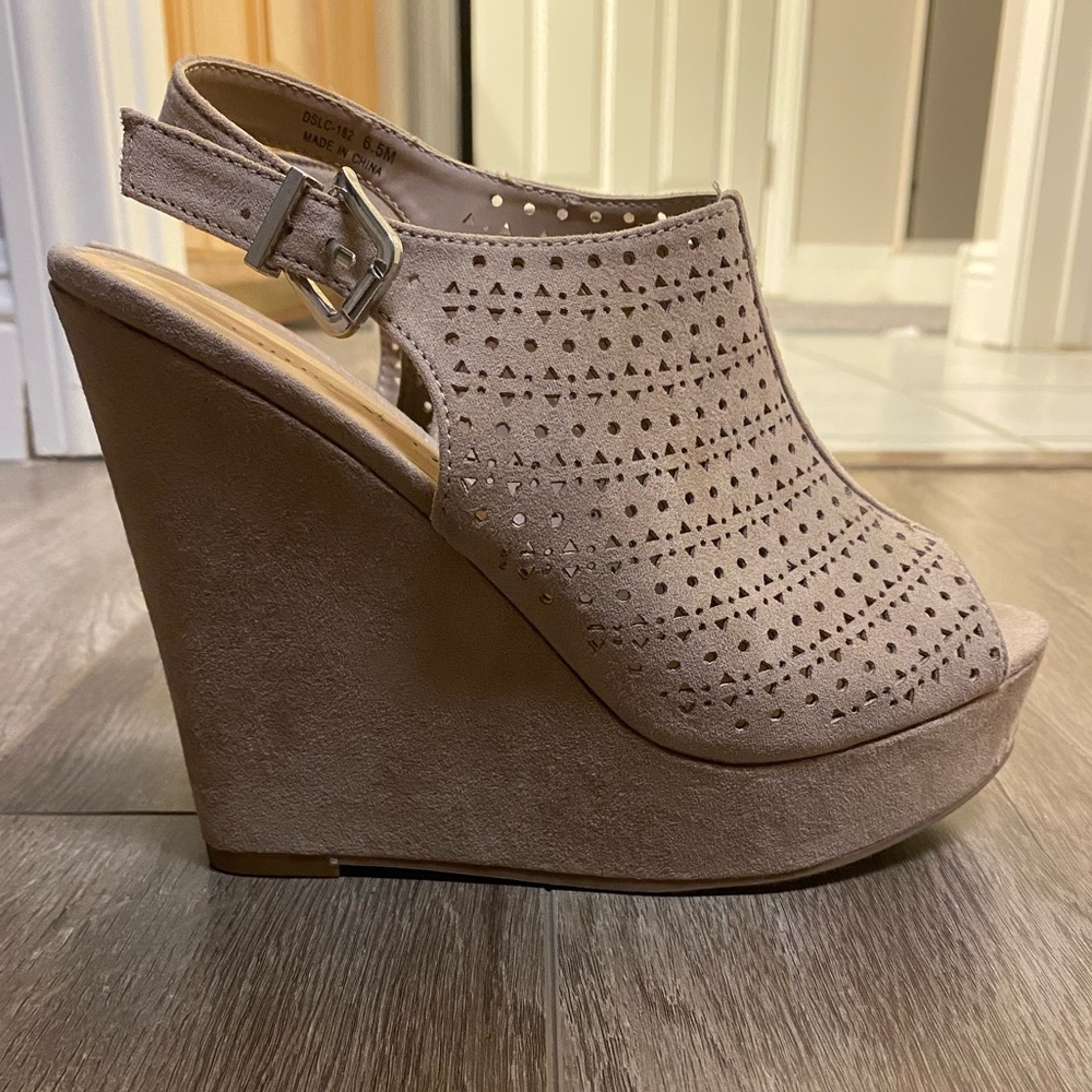 Chinese Laundry Slingback Wedges